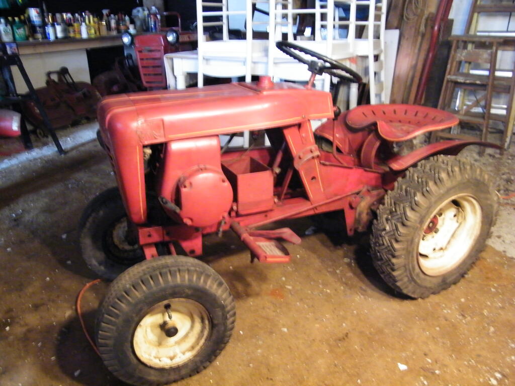 2008_0126whtractorsjan090003.JPG
