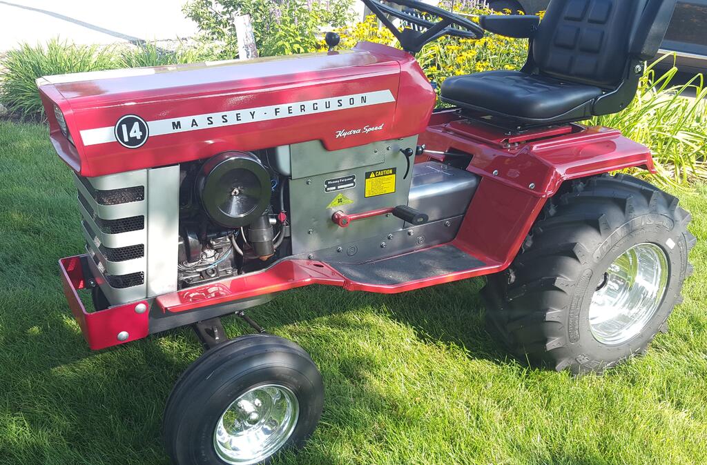 1948671876_1975MasseyFergusonMF1411.jpg.0c7d5334742921c9323892655dd78a59.jpg