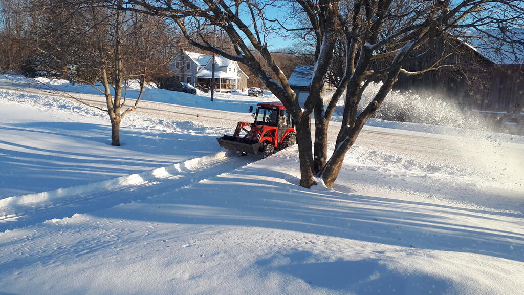 36744090_SnowblowJan1820222.jpg.1e8df07be7b064de9834cd513245b96d.jpg