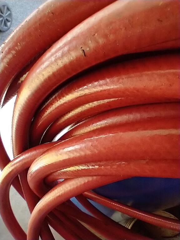 hose1.jpg.3352095ebb2a7388fcd45f20e45b88e4.jpg