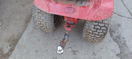 1105449818_tractorhitch.jpg.d49b007b99eb1e6ca019bbc2d8907cfe.jpg