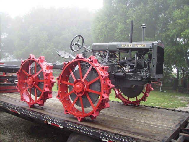 3b2001c6c3c41f95d02b4f536dc920ff--antique-tractors-old-tractors.jpg.34dd991faccd83a7d626dd93a6c2092e.jpg