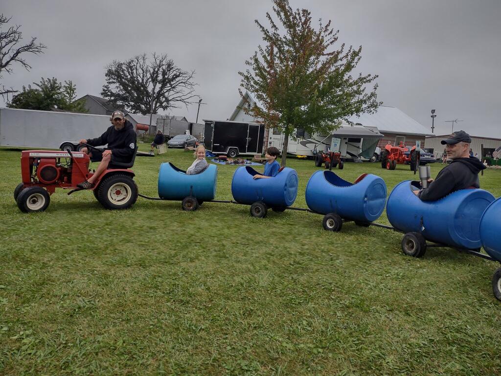 Pickett Garden Tractor Show Wheel Horse Feature! General Shows and