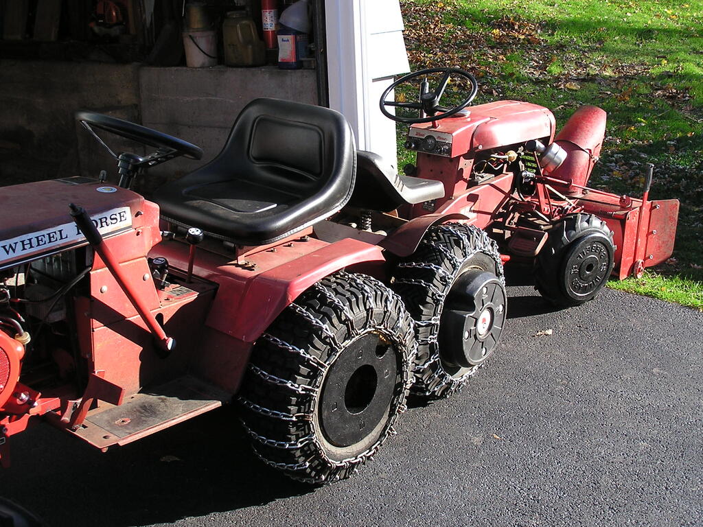 416H rear tire Wheel Horse Tractors RedSquare Wheel Horse Forum