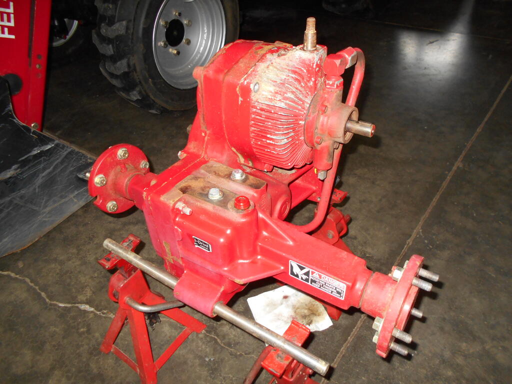 2062105403_Rearaxleasfound3.JPG.7f27599e28f167dc465e7bbcc8ee9eb1.JPG
