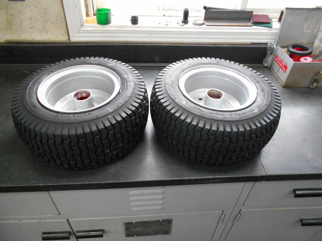 1250393451_Tubesandtiresinstalled1.JPG.abd7b1feab85f74abfeee187d552de3f.JPG
