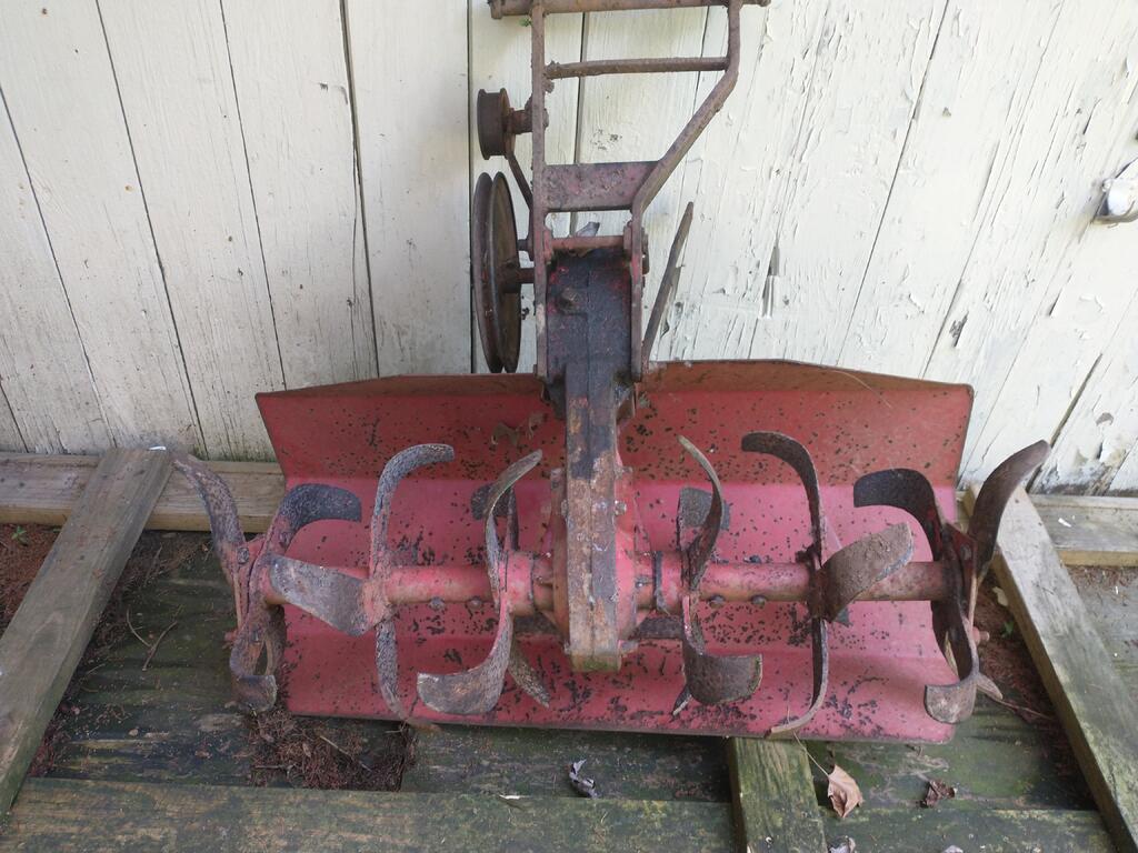 tiller.jpg.8a367d45ca66c40931b5aecaf6862138.jpg
