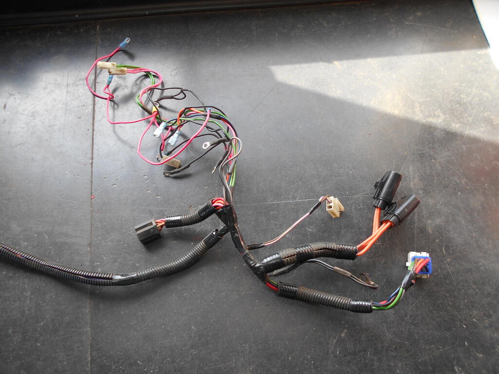 342165291_Wireharnessreadytoinstall1.JPG.e866cfc5dcbe30d807bdefaf5b2961e5.JPG