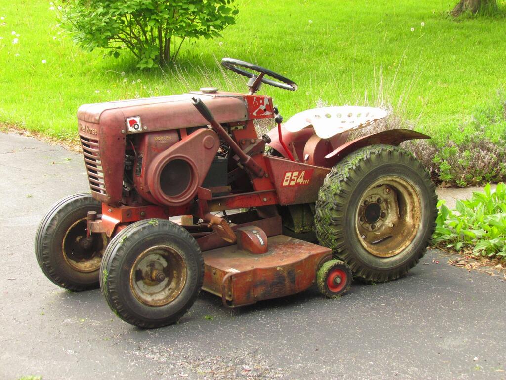 Webpage about the model 854 Wheel Horse Tractors RedSquare Wheel