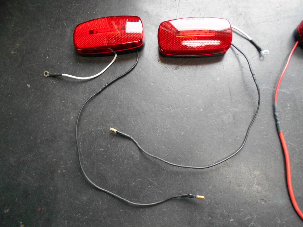 983137813_LEDtaillightsreadytoinstall2.JPG.e9a7222488ef171664a87c365ffcfb42.JPG