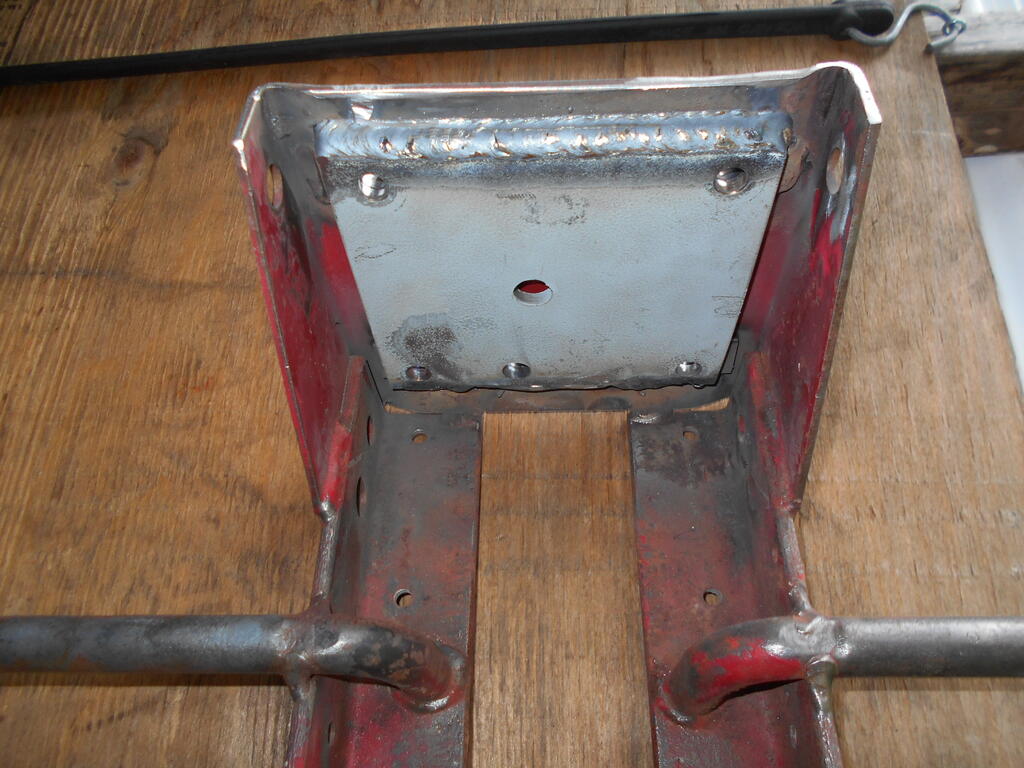 2107346278_Weldcleanedupandsanded.JPG.cded3312d16d9aead56347e9bf232e12.JPG