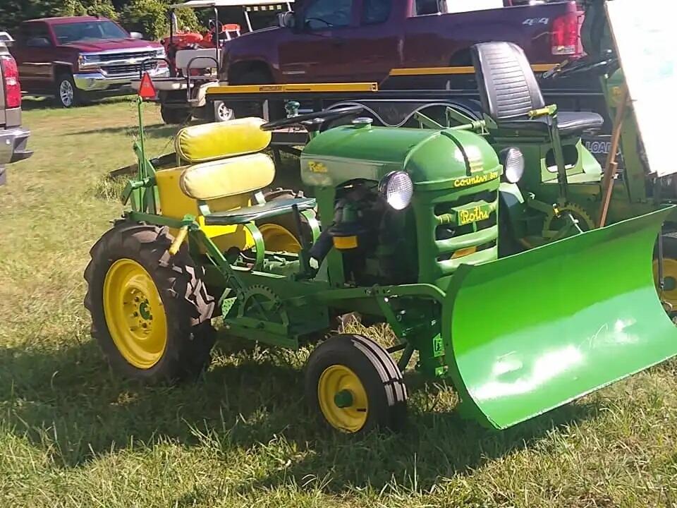 690184539_RothCountryboytractorwityhsnowplow.jpg.7f469cce7c96b560e21979ca9ce27724.jpg