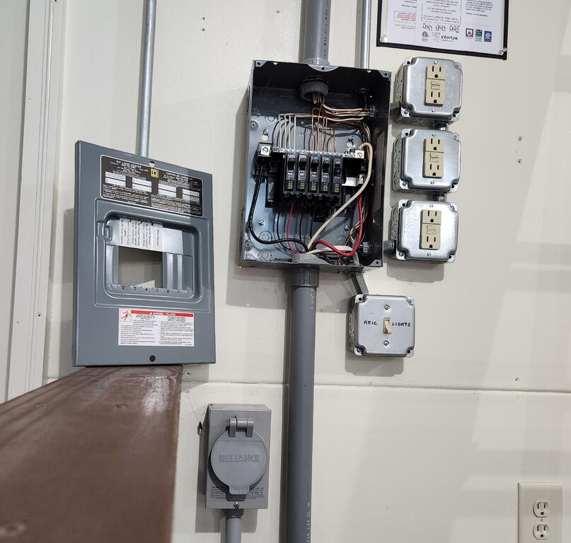 1508760146_ElectricalPanelGarage.jpg.3a789cca888cd9801d4a466dae676255.jpg