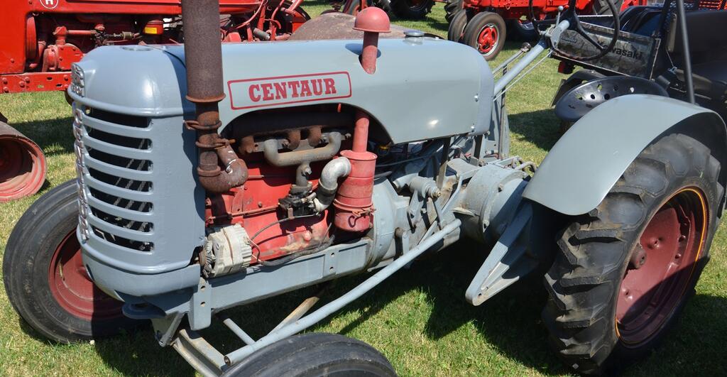 180621216_CentaurTractor.jpg.3a1f0061f1666fbdadfbab63fa251192.jpg