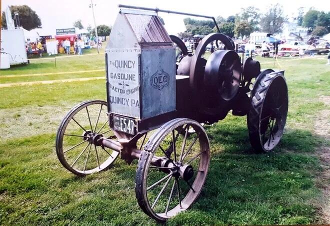 559120888_QuincyTractorphoto.jpg.26e006d9c9cbecf4a0190d7183827d53.jpg