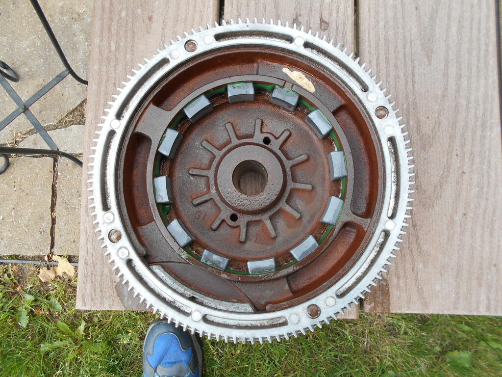 1263441439_Flywheelcleaned2.JPG.14926a3864fd19feb165260abd257623.JPG
