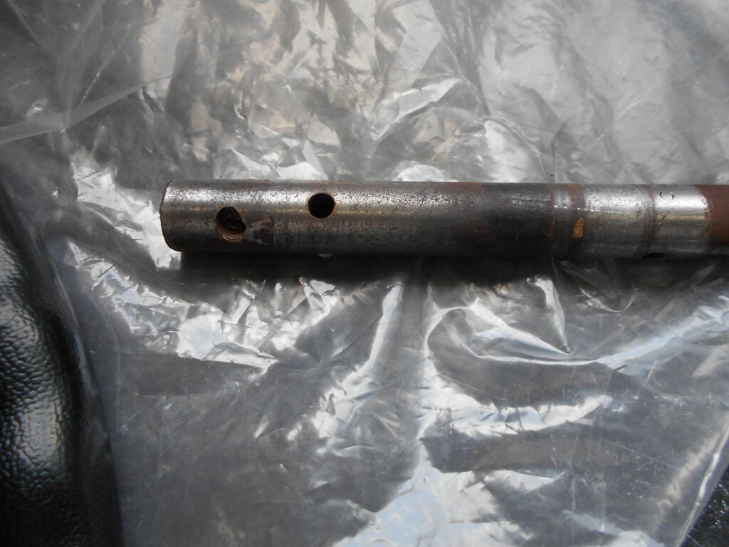 316028959_Topofuppersteeringshaft.JPG.aacd400cb2f701e1469581ee6897c35a.JPG