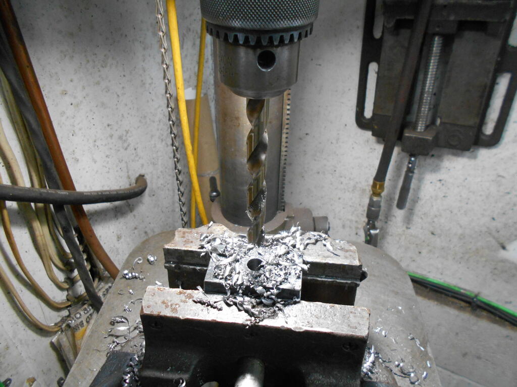 1298039970_0.5holedrilled.JPG.53576a2fd637198bc428b501cd44f618.JPG