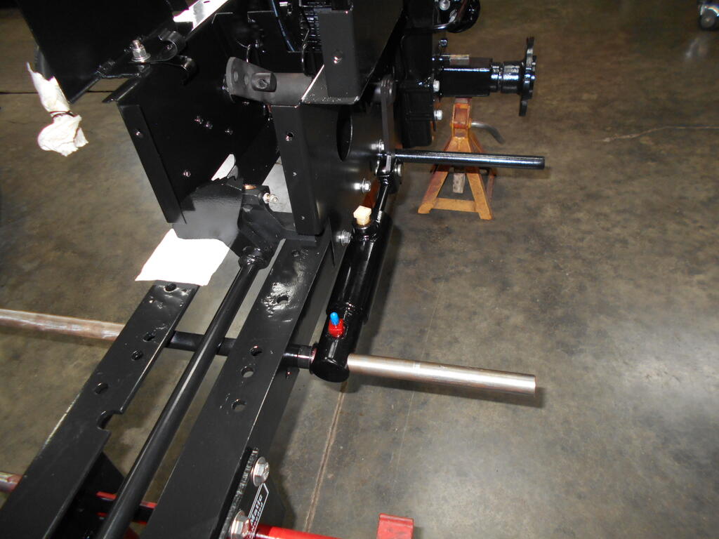1298531209_Hydraulicliftcylinderinstalled3.JPG.49078f769e090c37c958ba7adee79147.JPG