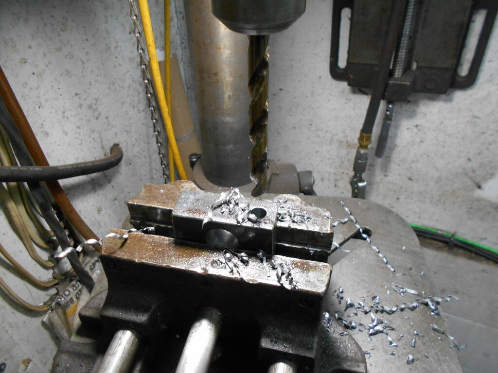 2015677732_Mountingboltholedrilled.JPG.a5ecf085b8b0e42238067b5d01669753.JPG