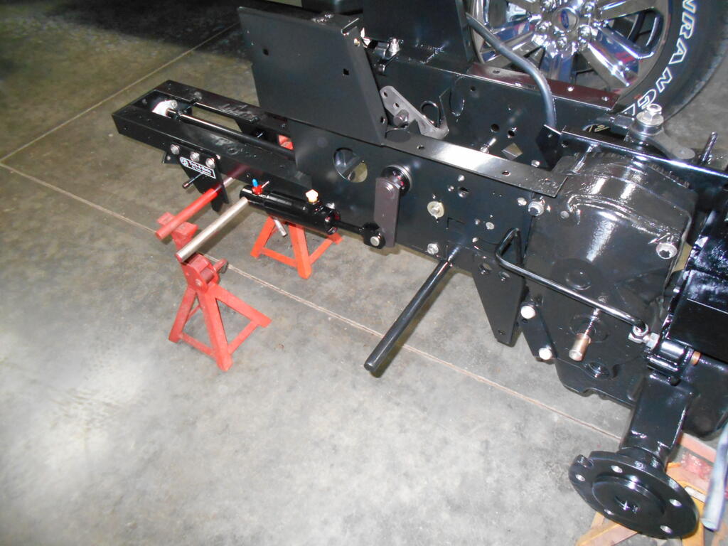 2024767973_Hydraulicliftcylinderinstalled1.JPG.9d5bca4740f89becf6bfc94adbb026fe.JPG