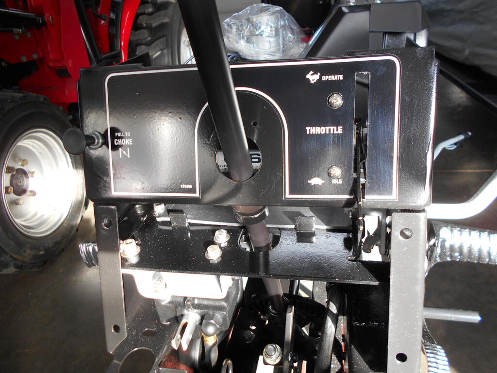 1057044391_Throttleandchokecablesinstalled.JPG.b5923607ef76338402c3be896217afea.JPG