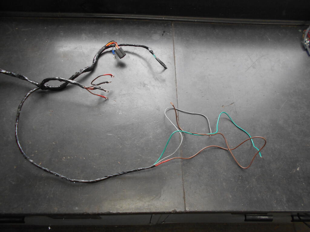 1439169663_Wireharnessreadytoinstall2.JPG.a565273fcee4e02d003ef51ae42c755d.JPG