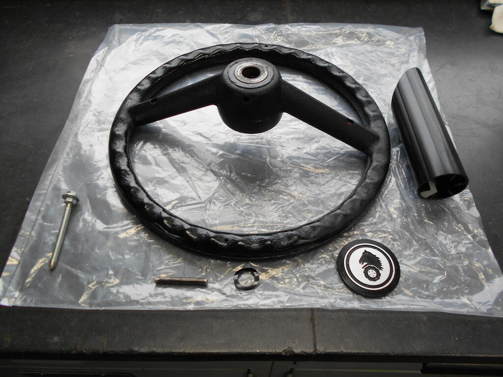 1534578927_Steeringwheelandtubereadytoinstall1.JPG.9bc1aff707a076ee45707e0986e25205.JPG