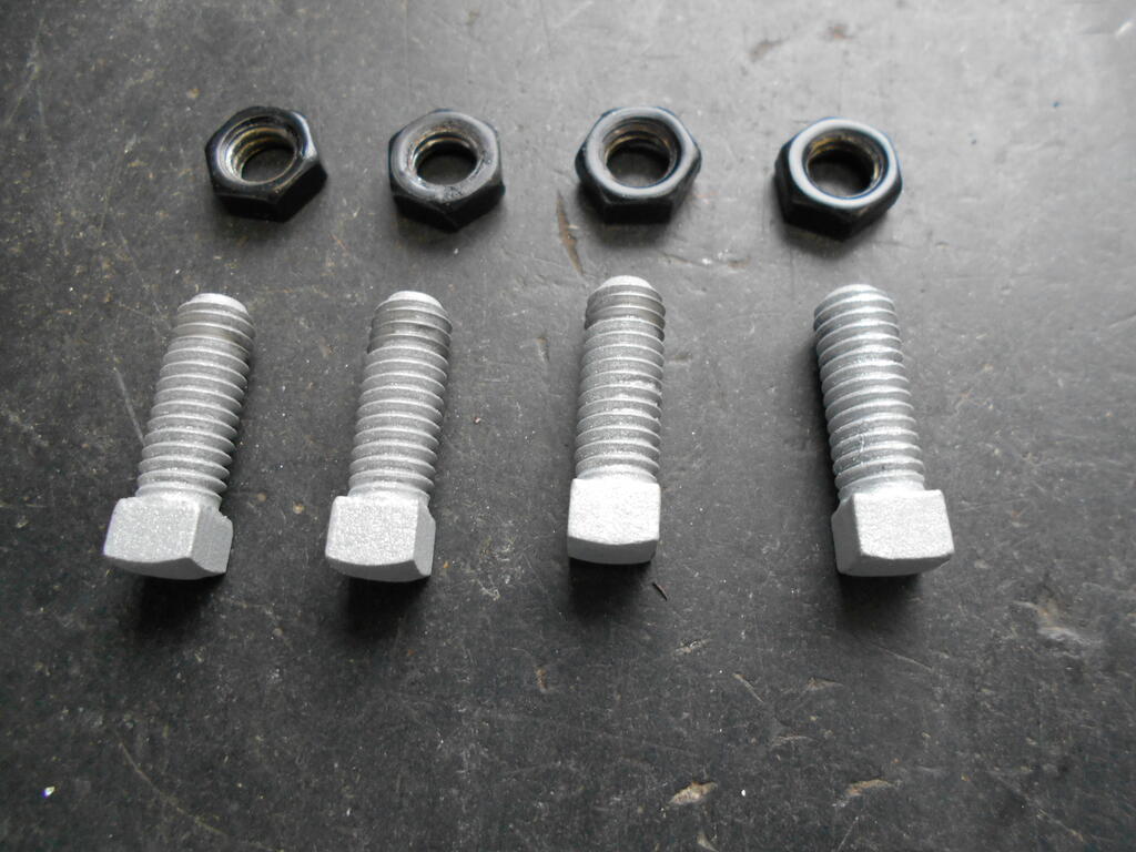 1638403026_Hubsetscrewsandlocknutsreadytoinstall1.JPG.0d37426e9b8222e3a859e77b0c5d3e46.JPG
