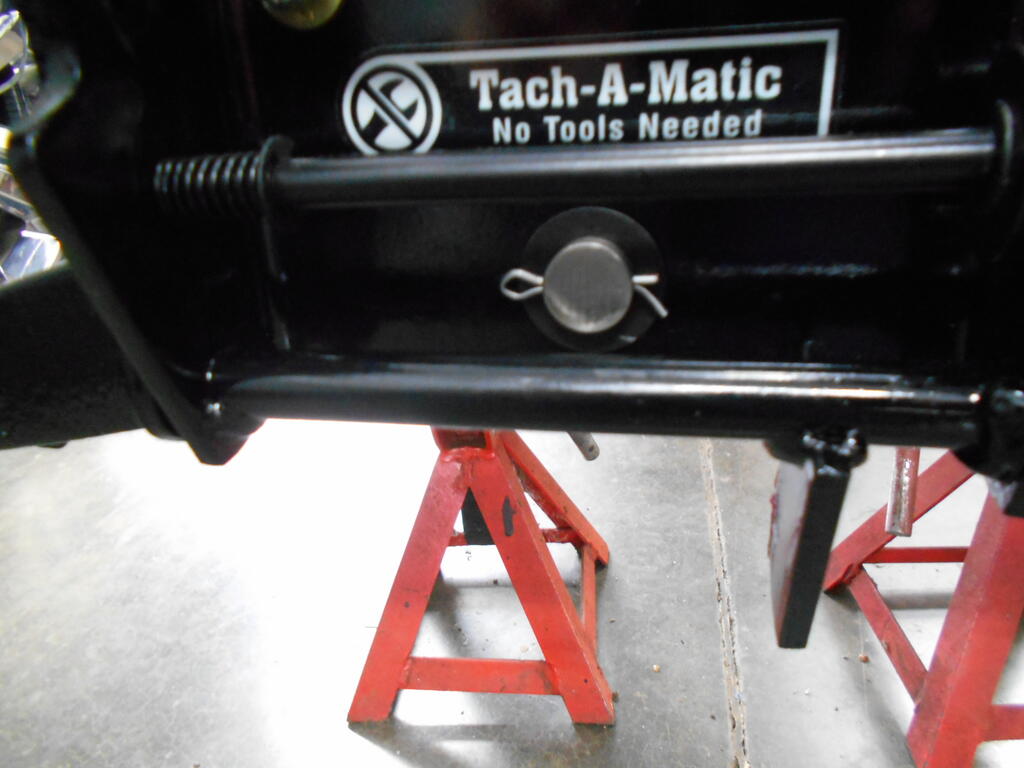 1665731664_Frontaxlepininstalled2.JPG.6392ae875b8dc5efe65dbed213427319.JPG