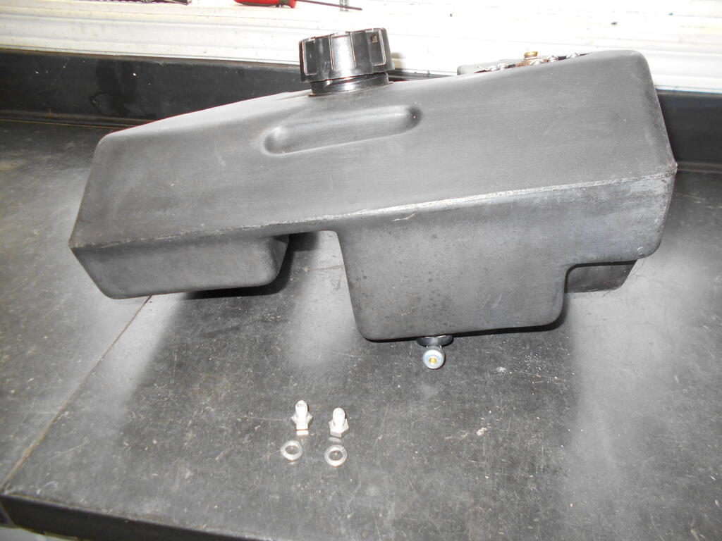 185980420_Fueltankreadytoinstall.JPG.70a51dac45b97d6810f9de2250f82f0a.JPG