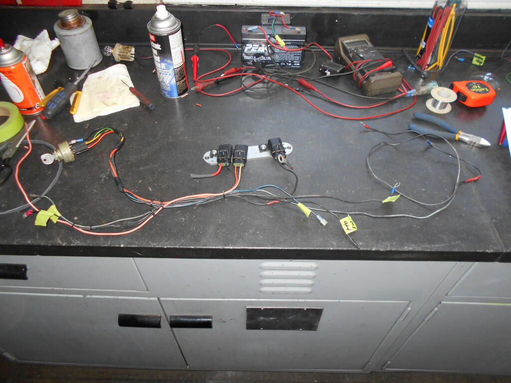 2063651023_Wireharnessmidrebuild.JPG.e132497ce0b9257352a2e20ba7412f08.JPG