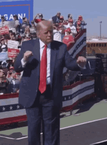 iconic-donald-trump-dancing-r768603gz4n8b7xb.gif.57ca3a5cbb44c9c192633d654853d493.gif