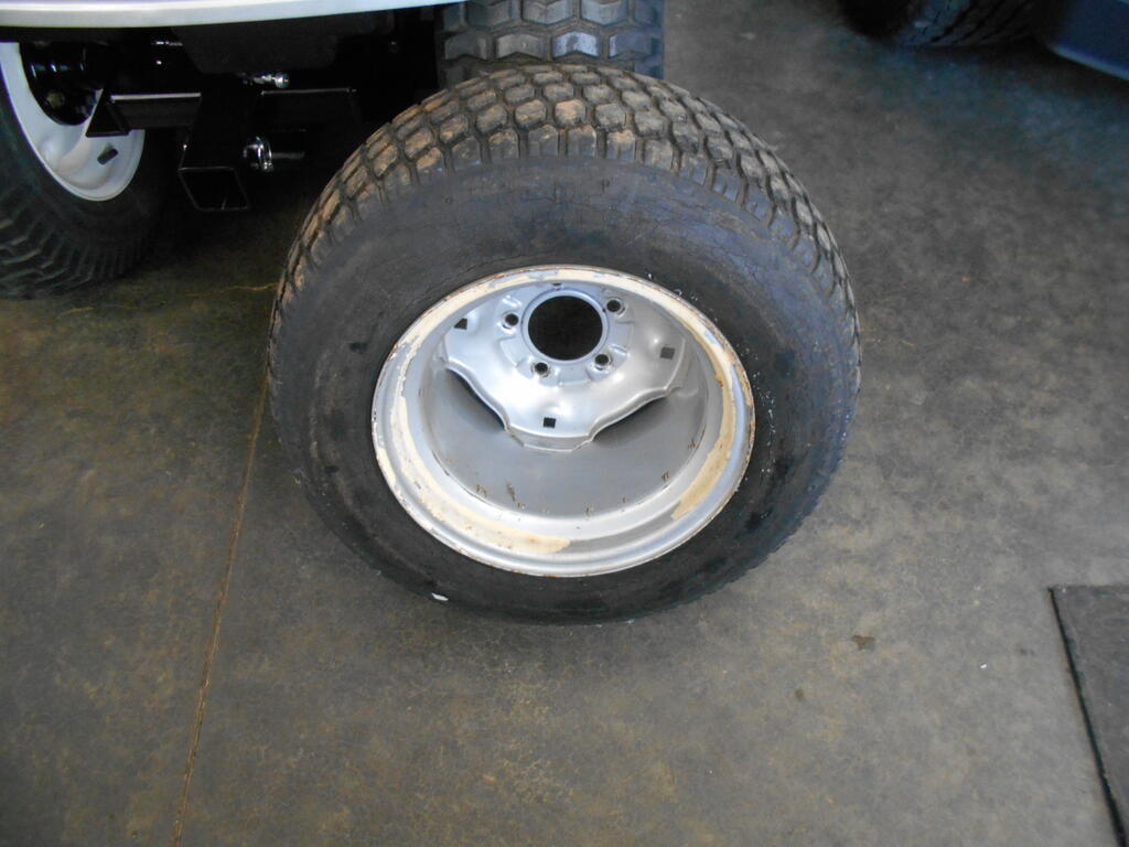 2003657946_23x10.5-12on8.5wheel4.JPG.94a364ee9793f35cf80f181df969e6f2.JPG