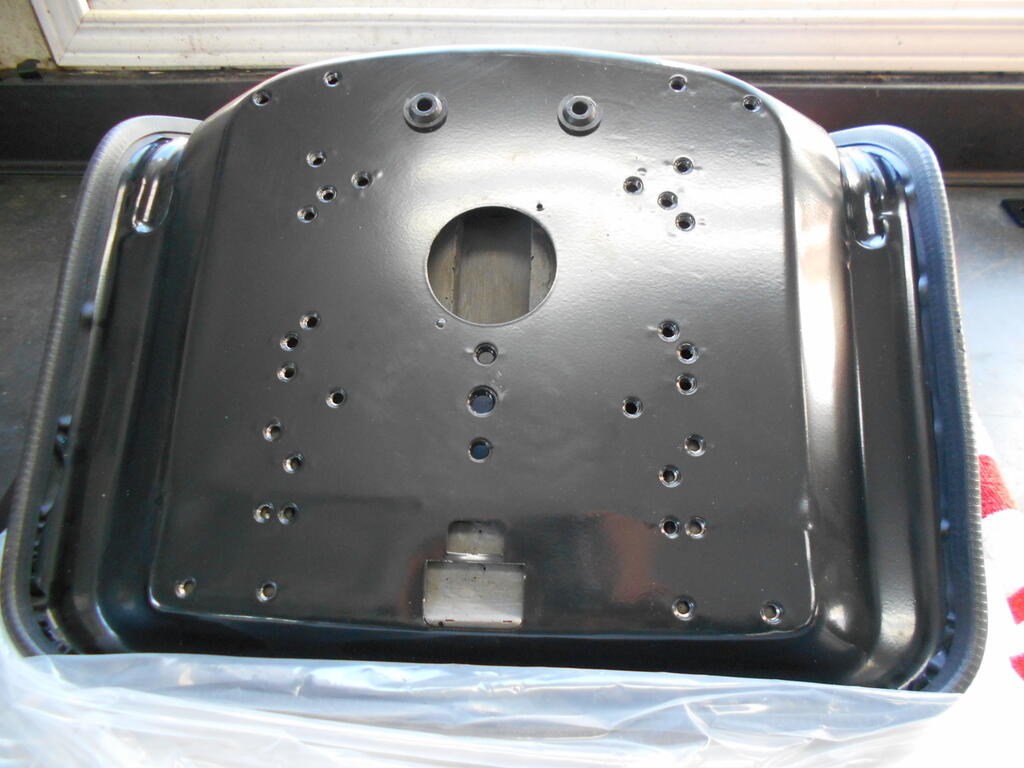 384623464_Seatbottomjustoutofbox.JPG.5e21bd5a093c02a6ac82e6d8b175d88f.JPG