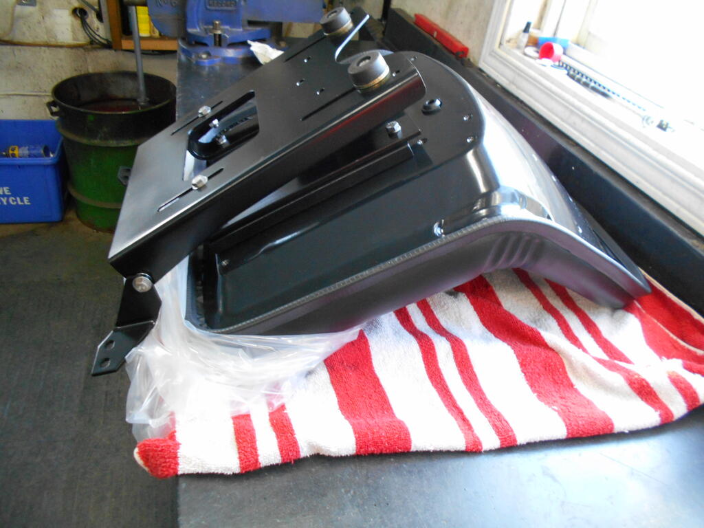 572885183_Seatspringsboltedtopivotplate2.JPG.373c288549f065c1a422c982a57a3a14.JPG