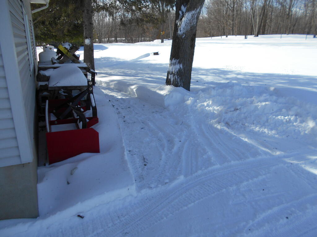 1041176638_Snowplowing20257.JPG.ee664f7646b578d9d4effcd15f235693.JPG