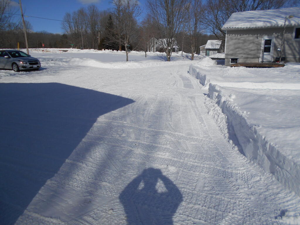 567638317_Snowplowing20255.JPG.d6069937a6951a1e96989a46db2d3865.JPG