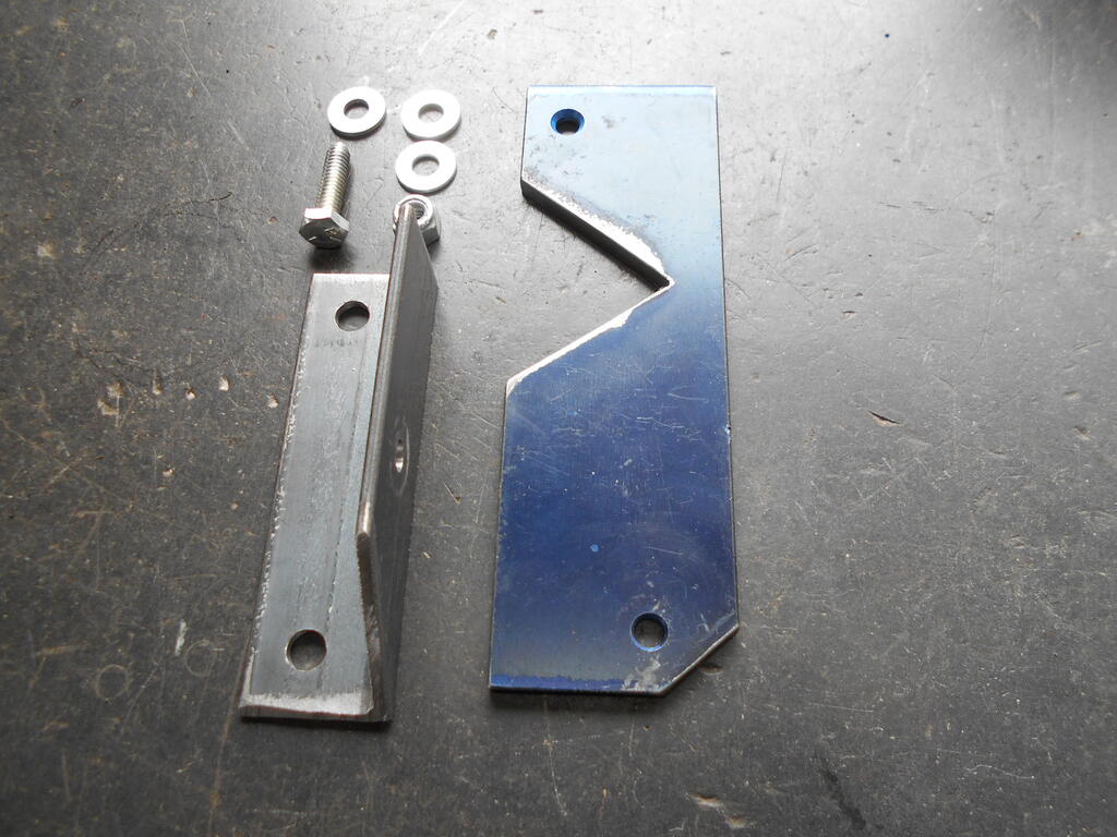 130947135_Selfcenteringbracketandangleboltedtogether1.JPG.a3e4cfa18dbb3d55f42957baa8af7636.JPG