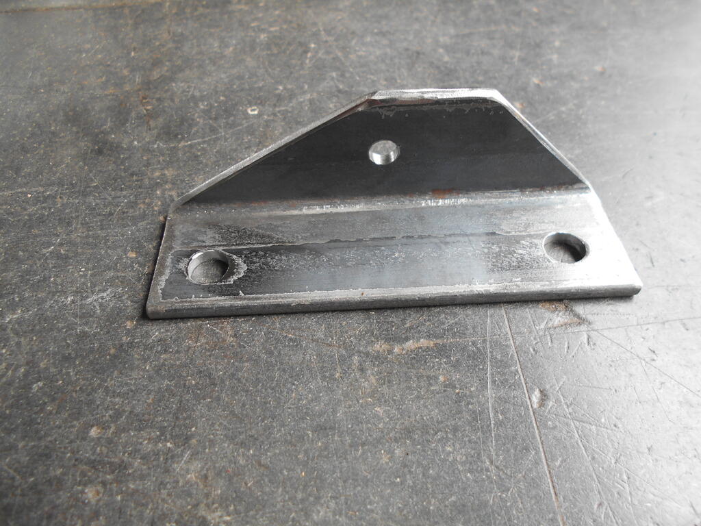 2012743409_Autocenteringbracketangleironfabricated2.JPG.b3a97632f89ffcd8a08c404f24c18e91.JPG
