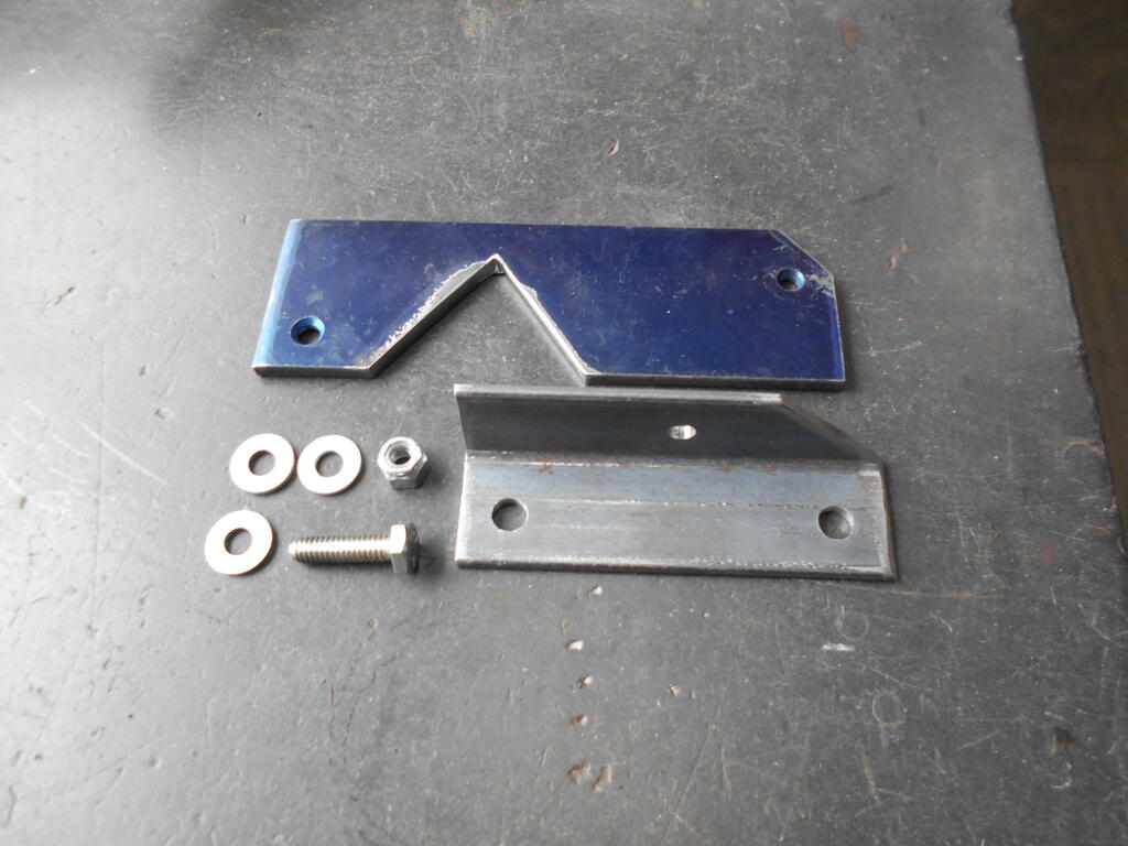 691850377_Selfcenteringbracketandangleboltedtogether2.JPG.0242de12f3add3bf32b199456ed73d35.JPG