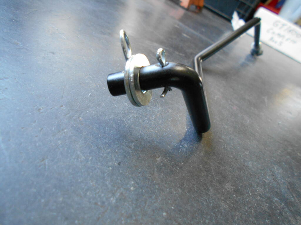 256743921_Controlrodcotterpinwashersandhairpinclipinstalled1.JPG.692516595b2e151df93397dafe595ac3.JPG