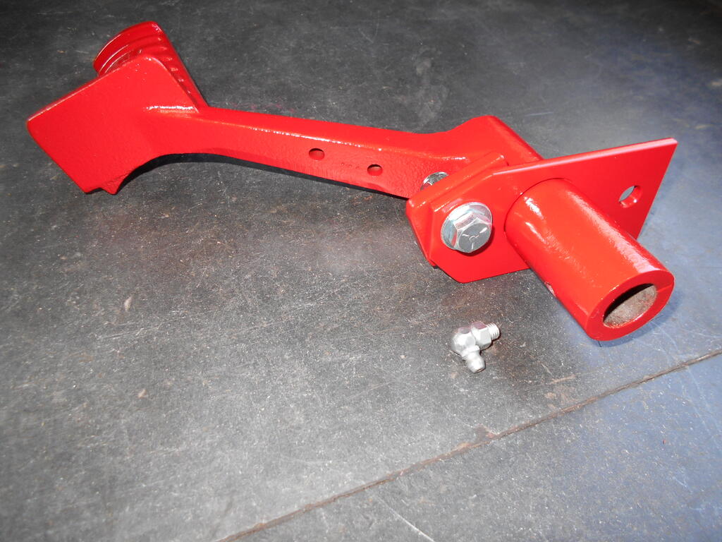 539513427_Footpedalandplatepaintedandboltedtogetherreadyforgreasefitting3.JPG.5780098c0980ae57e3ce94b790402539.JPG