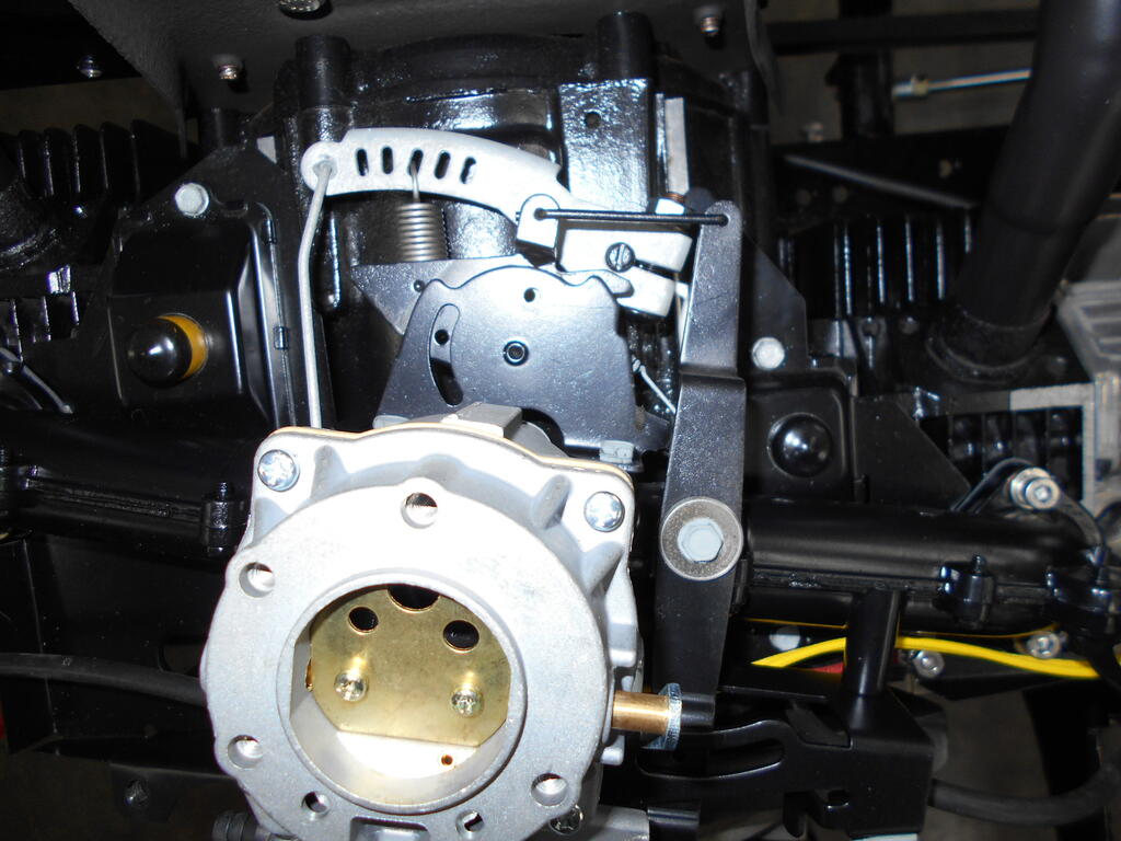 981276878_Carbintakeandgovernorassemblyinstalled2.JPG.6dcc8de5e0b1112f775b7ac38f68e497.JPG