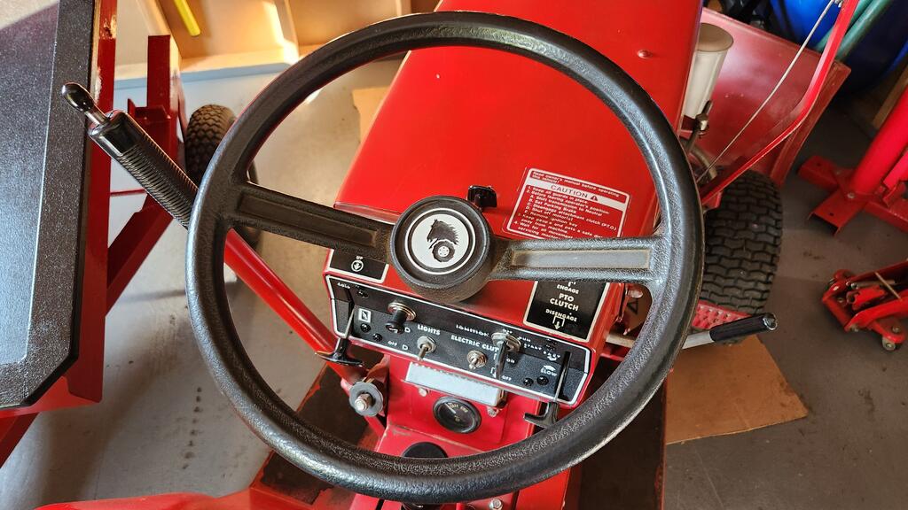 1172760488_SteeringWheel1976.jpg.c0500a0b9337cc16560138c78c63b1fd.jpg