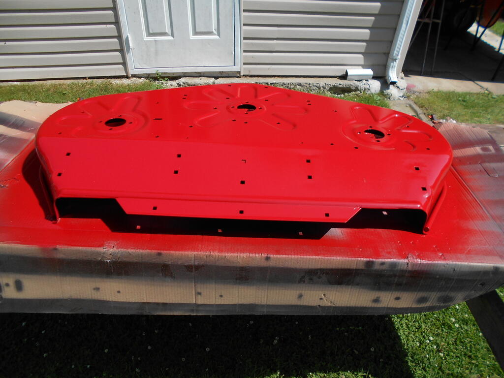 377537252_Paintedmowerdeckshell4.JPG.4eaf534e0e3ed7b858e8c6ce1f6988b0.JPG
