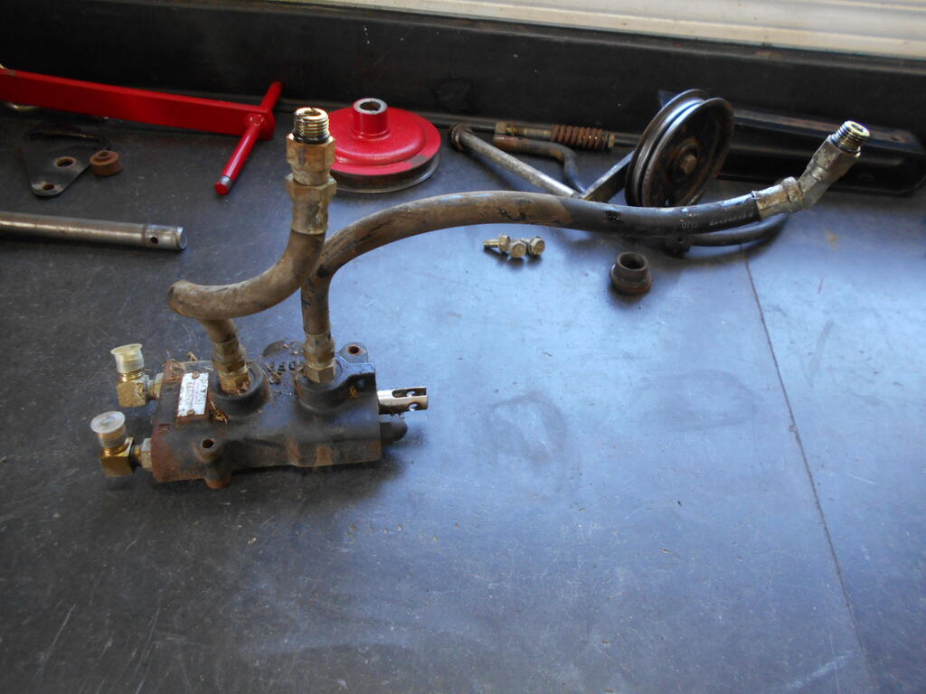 1051668400_Hydraulicvalveandhosesasremoved1.JPG.a25f8c7da7913a7abc132ba645667721.JPG