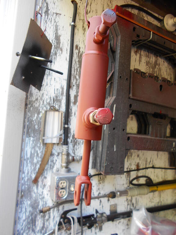 132914422_Hydrauliccylinderprimed2.JPG.e22296f19e1abc8b1cb5ffb6e100d71d.JPG