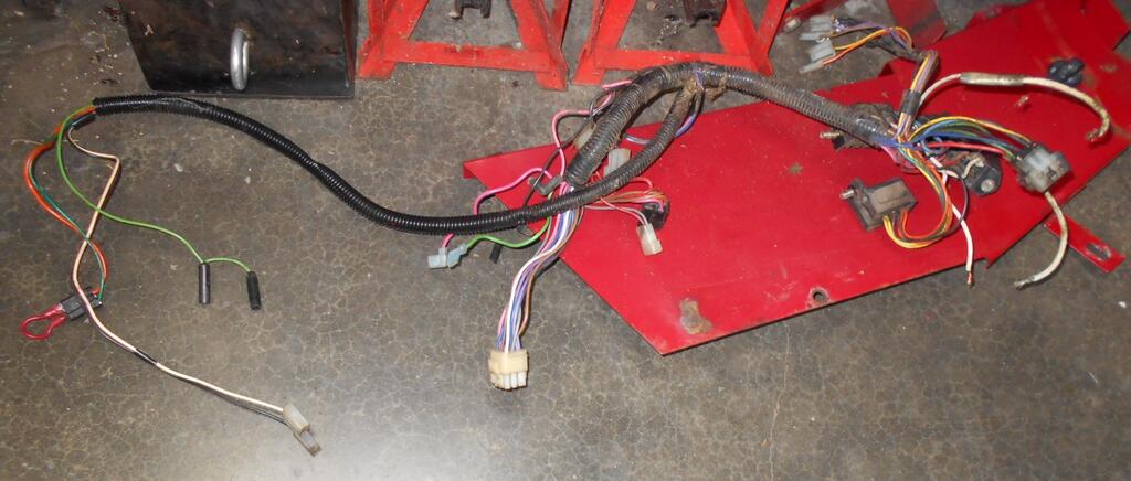 2024308279_Wireharnessaspulled.JPG.39bc97d3433e24122da6f8bbc3097a07.JPG
