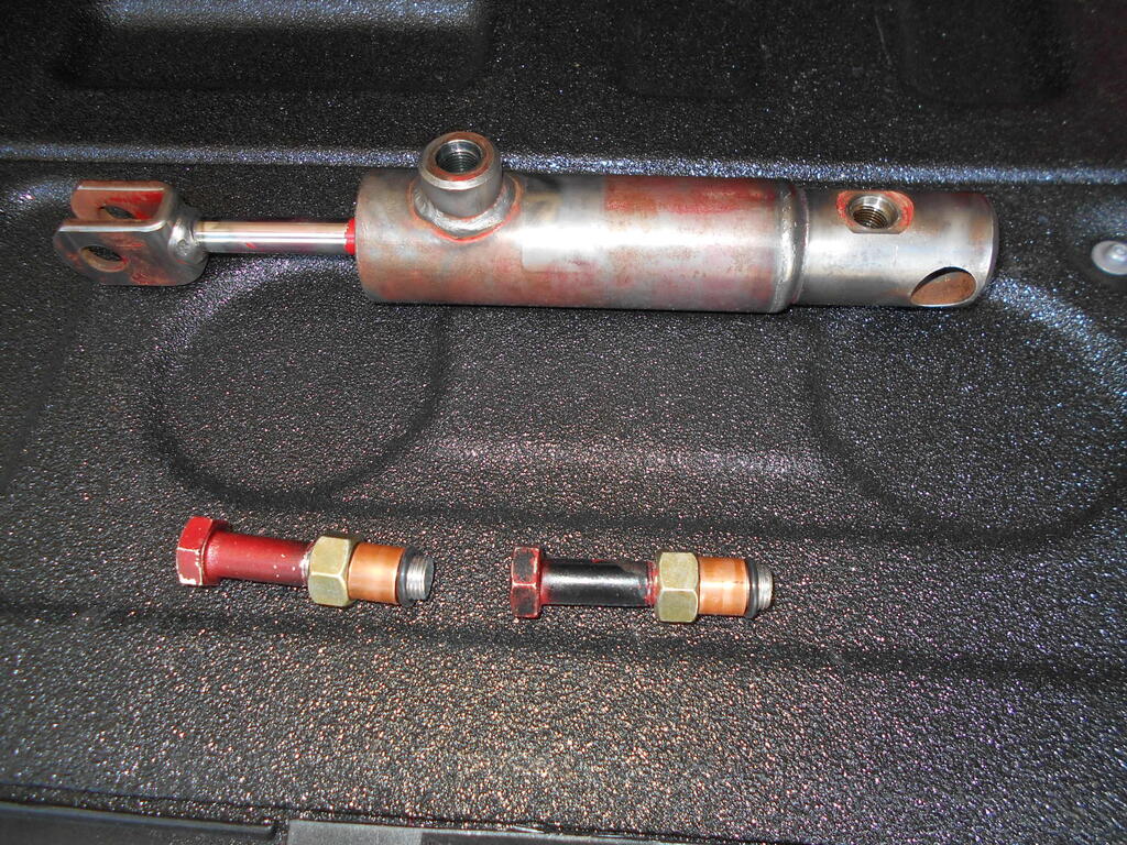 990762204_Hydrauliccylindercleanedupreadyforpaint1.JPG.5ce352ad8d1565beca1240172640cc83.JPG